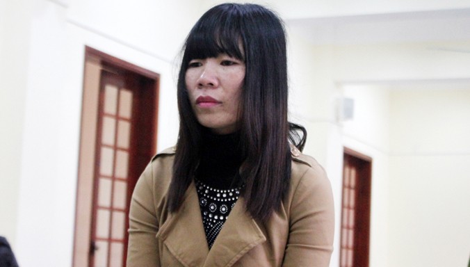 Suốt phiên tòa, Lê Thị Ngoan luôn giữ thái độ "vô can" đối với cái chết của "tình địch" Vi Thị Hồng.