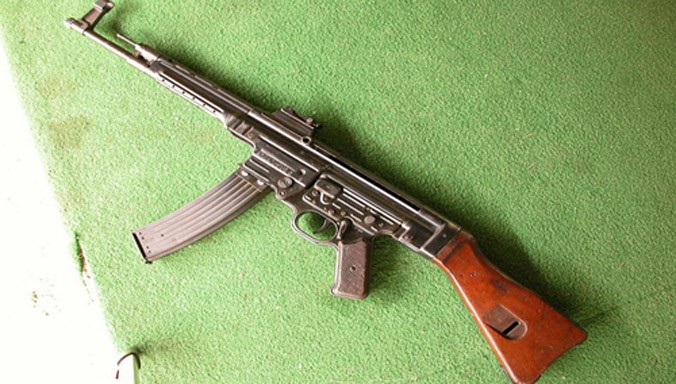 Súng Stg-44 có vẻ ngoài khá giống với súng AK-47. Ảnh: Wikimedia.