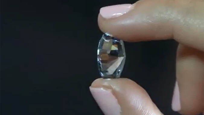 Đấu giá viên kim cương xanh lam lớn nhất thế giới