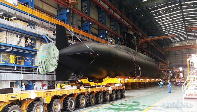 Theo truyền thông Indonesia, nhà máy đóng tàu hải quân DSME của Hàn Quốc đã hoàn tất việc đóng mới chiếc tàu ngầm lớp Chang Bogo đầu tiên mà Indonesia đặt mua từ Hàn Quốc. Nguồn ảnh: Korps Hiu Kencana.