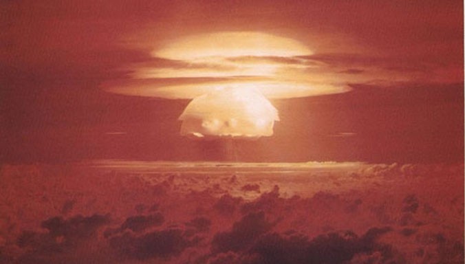 Bom Sa hoàng (Tsar Bomba)là vũ khí hạt nhân lớn nhất mà con người từng kích nổ từ trước đến nay.