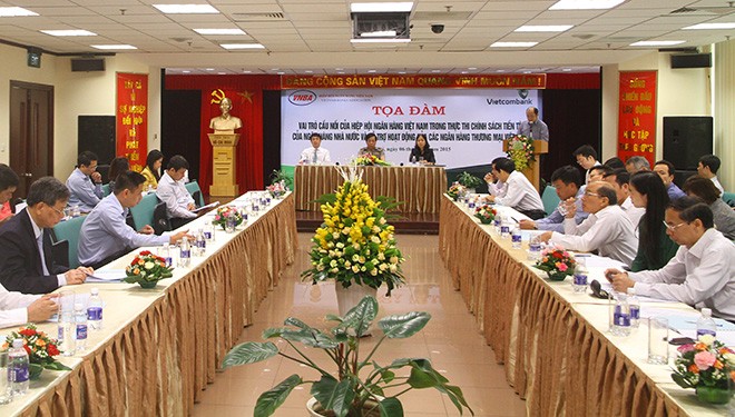 Buổi tọa đàm về vai trò cầu nối của Hiệp hội Ngân hàng Việt Nam.