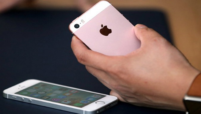iPhone SE bắt đầu đến tay người dùng từ ngày 31/3.
