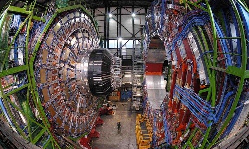 Máy gia tốc hạt lớn ở Cơ quan Nghiên cứu Hạt nhân châu Âu. Ảnh: Wikipedia.