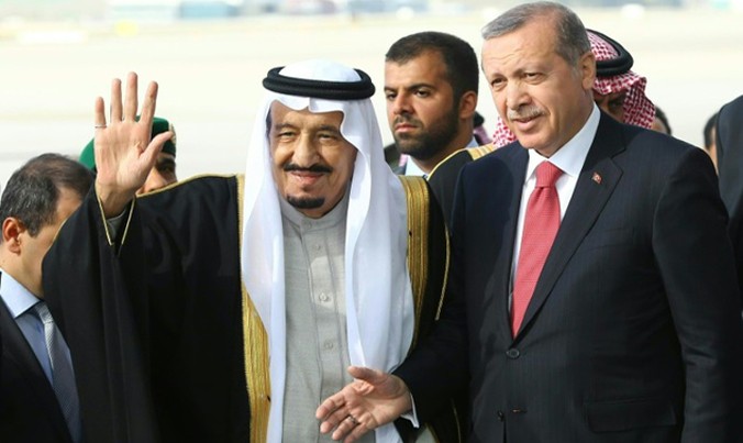 Nhà vua Ả rập Xê út Salman được tiếp đón trọng thị trong chuyến thăm Thổ Nhĩ Kỳ. Ảnh: AFP.