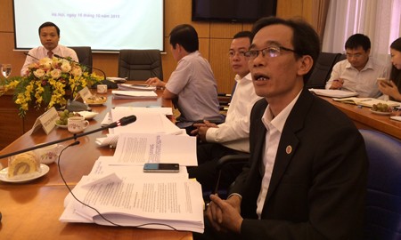 Ông Nguyễn Văn Bốn trả lời tại một cuộc họp báo thường kỳ của Bộ Tư pháp. Ảnh: T.K.