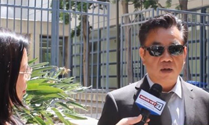 Luật sư Đỗ Phủ trả lời phỏng vấn phóng viên Người Việt.