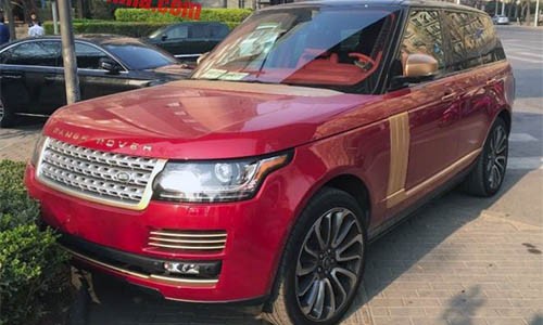 Trang tin Carnewschina đăng tải hình ảnh chiếc Range Rover Autobiography xuất hiện ở Bắc Kinh, Trung Quốc. 