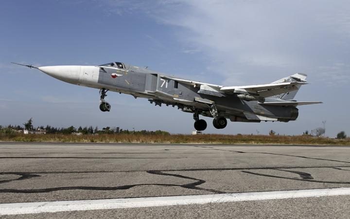 Máy bay chiến đấu Su-24 của Nga cất cánh từ căn cứ tại Syria. Ảnh: Reuters.