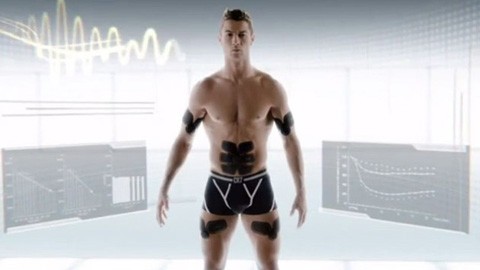 Ronaldo tậu đồ công nghệ chữa chấn thương đầu gối.