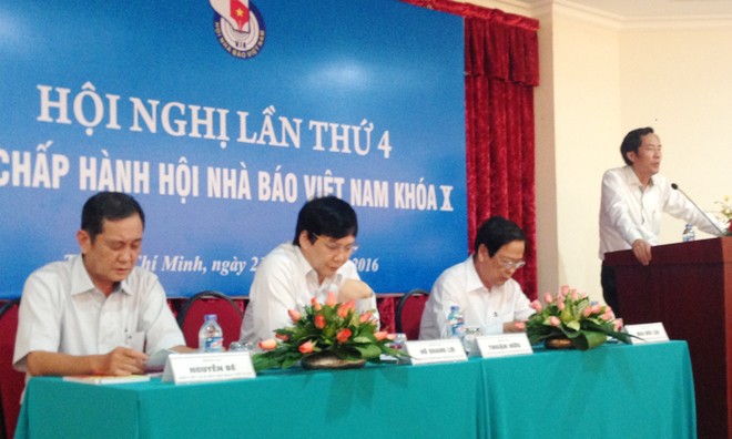 Chủ tịch Hội Nhà báo Việt Nam Thuận Hữu phát biểu khai mạc Hội nghị.