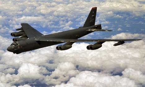 Máy bay ném bom chiến lược B-52 được triển khai ở Qatar và đã tiến hành không kích các mục tiêu của phiến quân IS ở Iraq. Ảnh EPA.