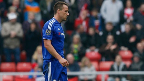Bị treo giò 2 trận, Terry hết cửa chào tạm biệt Chelsea