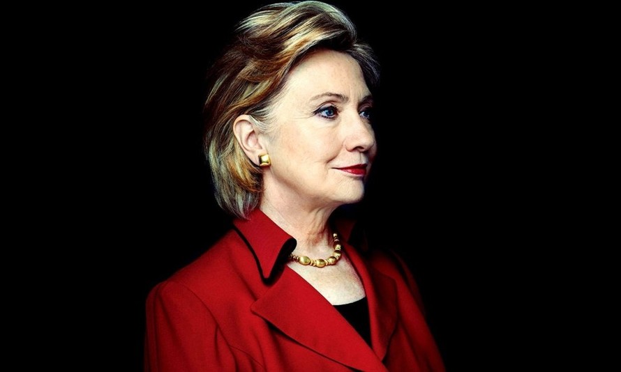 Với đội ngũ chuyên gia tạo dựng hình ảnh, bà Hillary Clinton đã có bước thay đổi ngoạn mục trong phong cách.