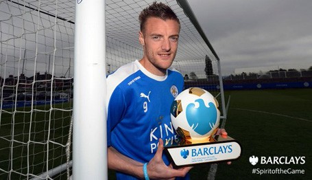 Jamie Vardy nhận giải Cầu thủ xuất sắc nhất Premier League.