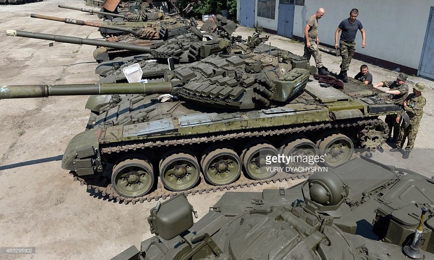 Xe tăng T-72 của quân đội Ukraine. Ảnh: AFP.