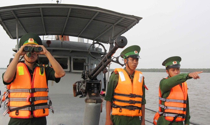 Bộ đội biên phòng Sóc Trăng tuần tra bảo vệ chủ quyền biển đảo.