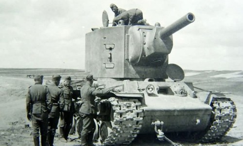 Một chiếc tăng KV của Hồng quân Liên Xô năm 1940. Ảnh: RHBT.