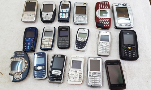 Những mẫu điện thoại ra đời cách đây đã hơn chục năm.