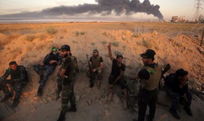 Lực lượng hỗn hợp của chính phủ Iraq áp sát thành phố Fallujah. Ảnh: AFP.