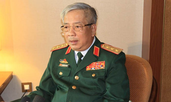 Thứ trưởng Bộ Quốc phòng Việt Nam Nguyễn Chí Vịnh trả lời PV báo chí sau khi kết thúc Đối thoại Shangri La lần thứ 15.
