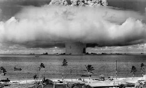 Một vụ thử bom hạt nhân trên đảo Bikini. Ảnh: Everett Historical.