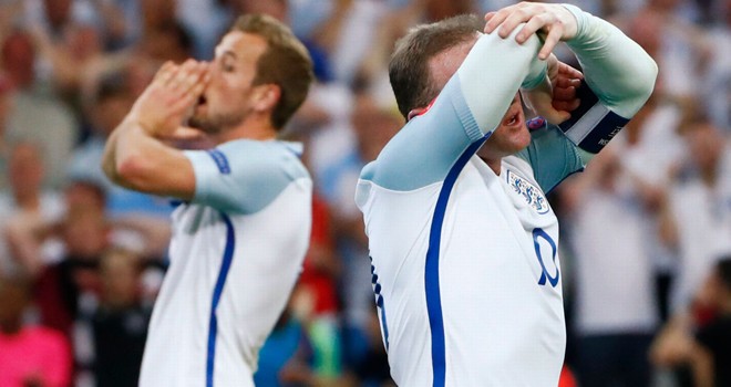 Vì sao Rooney bị Hodgson thay ở trận Anh hòa Nga?