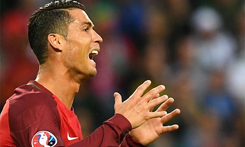 Màn trình diễn có phần nghèo nàn trước Iceland khiến Ronaldo hứng bão chỉ trích. Ảnh: AFP.