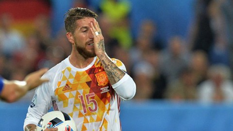 Tiết lộ gây sốc về quả penalty hỏng của Tây Ban Nha