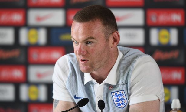 Đội trưởng Rooney lên tiếng nhắc nhở đồng đội và các WAGs.