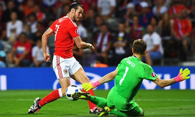 Gareth Bale cho rằng việc xếp trên tuyển Anh là cảm giác rất tuyệt vời.