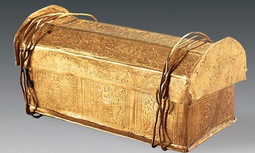 Chiếc quan tài vàng tinh xảo chứa xương sọ Đức Phật. Ảnh: Chinese Cultural Relics.