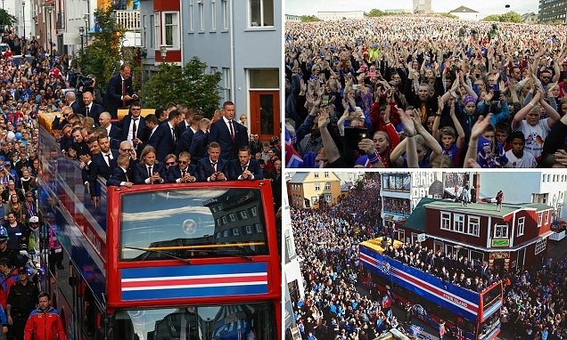 Các cầu thủ Iceland đã được chào đón như người hùng khi trở về thủ đô Reykjavik. 