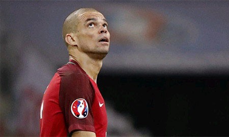 Bồ Đào Nha nhận hung tin từ 'lá chắn thép' Pepe