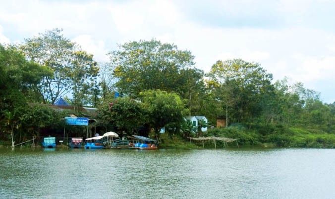 Hồ Nam Phương.
