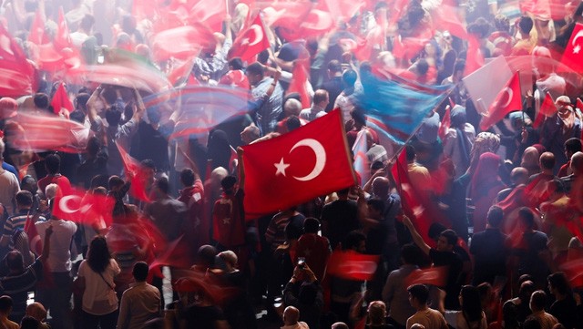 Hơn 50.000 người bị bắt hoặc sa thải sau đảo chính ở Thổ Nhĩ Kỳ. Ảnh: Reuters.