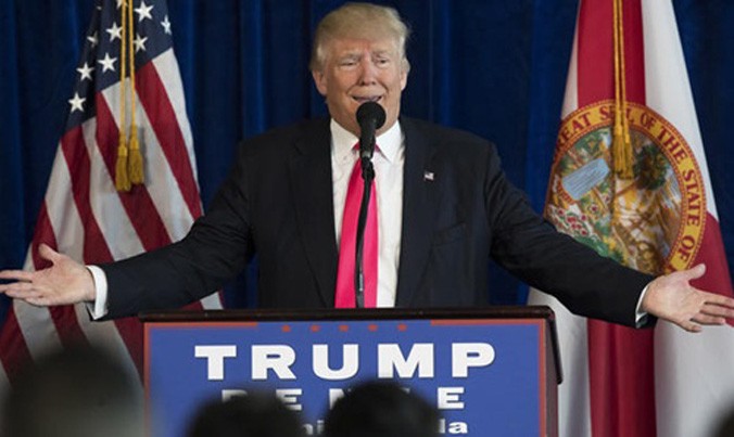 Ứng viên tổng thống đảng Cộng hòa Donald Trump hôm 27/7 phát biểu tại cuộc họp báo ở bang Florida. Ảnh: Baltimore Sun.