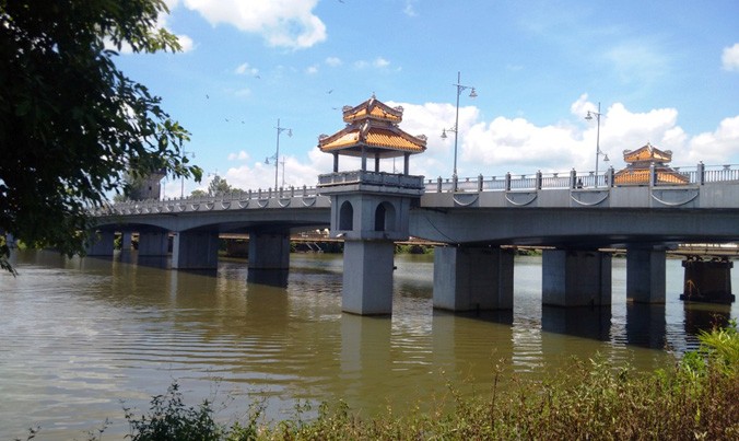 Đoạn sông Hương chảy qua cầu Dã Viên (thành phố Huế) là nơi thi thể nam thanh niên xấu số được phát hiện.