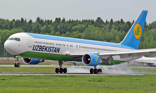 Một máy bay chở khách thuộc hãng hàng không Uzbekistan Airways. Ảnh: Wikipedia.
