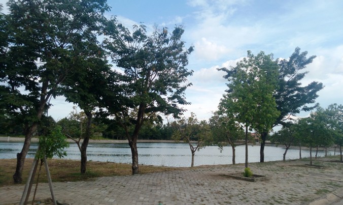Hồ điều hòa Nguyễn Du nơi Ly nhảy xuống trốn.