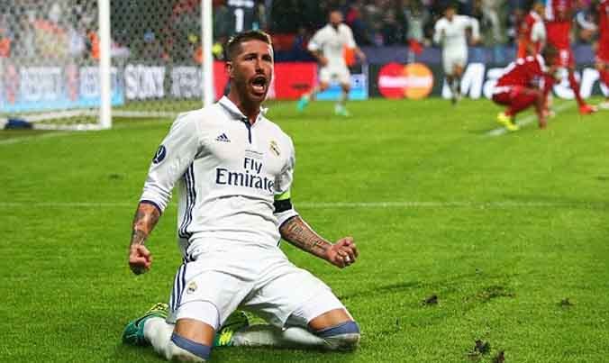 Ramos chia vui sau bàn gỡ hòa 2-2 cho Real. Ảnh: Reuters.