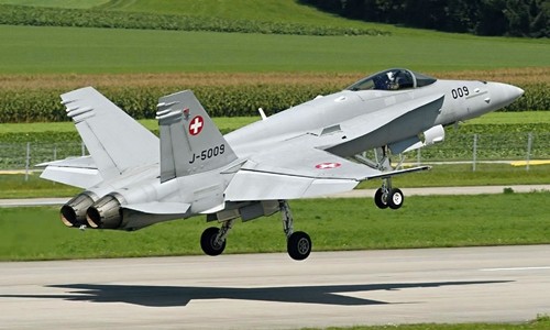 Chiến đấu cơ F/A-18C của Thụy Sĩ. Ảnh: Defense Industry Daily.