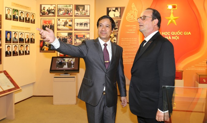 Tổng thống Pháp Francois Hollande thăm ĐH Quốc gia Hà Nội