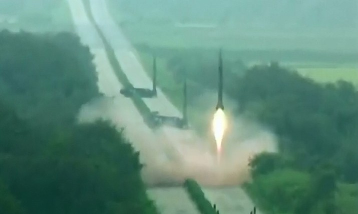 Triều Tiên công bố video phóng 3 tên lửa đạn đạo