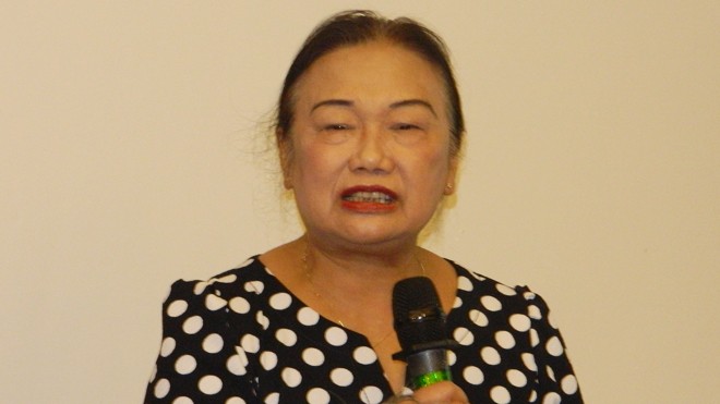 Chủ tịch Hội Tư vấn Thuế Việt Nam Nguyễn Thị Cúc cô bố kết quả khảo sát tại toạ đàm.