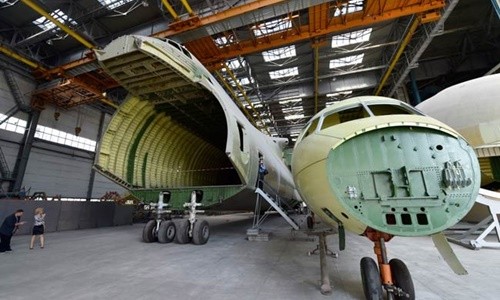 Một phần khung máy bay AN-225 Mriya tại nhà máy sản xuất phi cơ của công ty Antonov ở Ukraine. Ảnh: AFP.