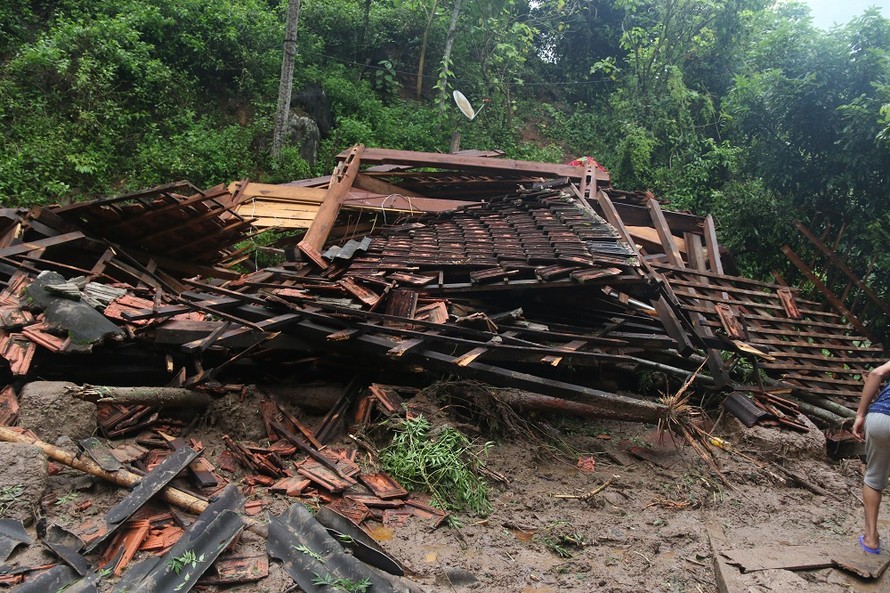 Ngôi nhà anh Khun bị lũ cuốn sập hoàn toàn sau 2 giờ đồng hồ.