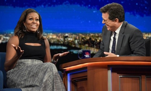 Đệ nhất phu nhân Mỹ Michelle Obama hôm 20/9 xuất hiện trong chương trình truyền hình "The Late Show With Stephen Colbert". Ảnh: CBS.