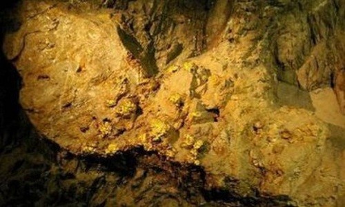 Một mỏ vàng với trữ lượng gần 105 tấn được phát hiện ở khu vực núi Đồng Bách, huyện Đồng Bách, tỉnh Hà Nam, Trung Quốc, Sina hôm 26/9 đưa tin.