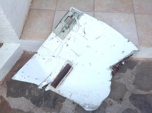 Mảnh vỡ của MH370 được tìm thấy tại Mauritius.